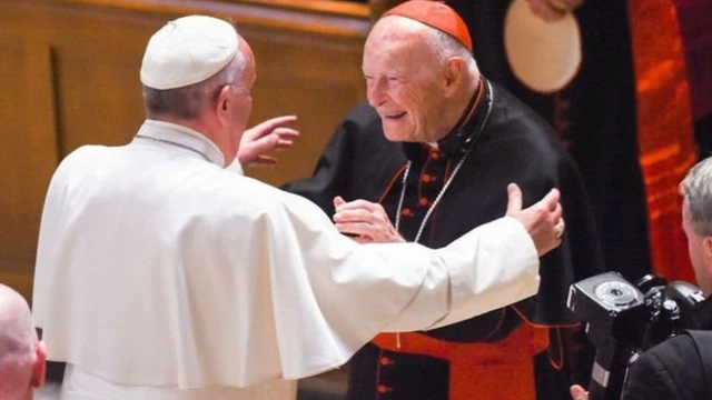 Pope Francis na Archbishọp McCarrick