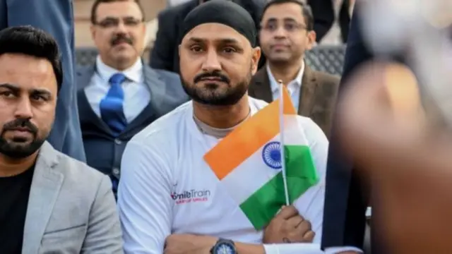 సచిన్ ప్రతిపాదనను హర్భజన్‌సింగ్ సమర్థించారు