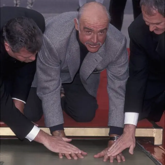 Relativement inconnu quand il accepte le rôle, en 1962, Sean Connery est pourtant propulsé par la saga au rang de star incontestée.