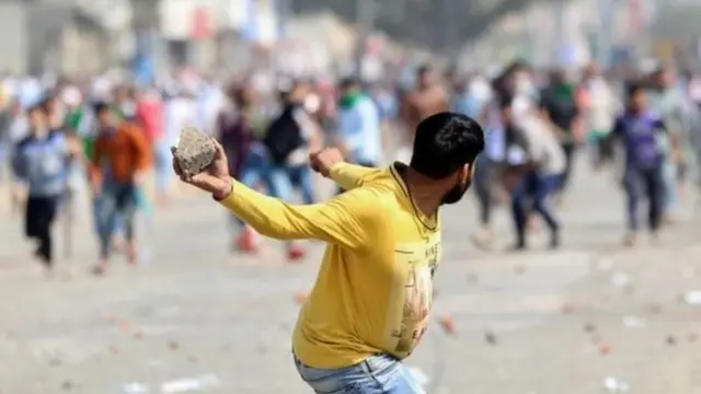 டெல்லி போராட்டத்தில் வன்முறை: