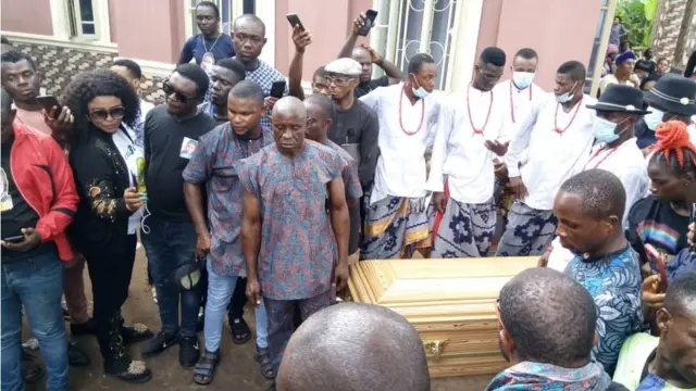 Ídónye ozu Ada Jesus n'ili