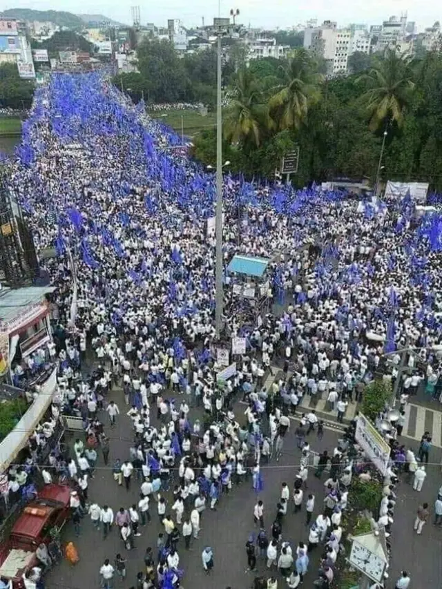 ਇਸ ਤਸਵੀਰ ਨੂੰ ਦਿੱਲੀ ਵਿੱਚ ਦਲਿਤ ਪ੍ਰਦਰਸ਼ਨ ਦਾ ਦੱਸਿਆ ਗਿਆ