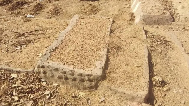 Wasu ƙaburbura da aka cire alluansu kenan