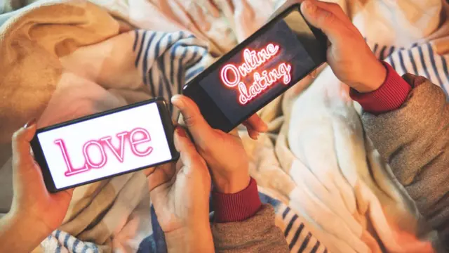 காதல் சுங்கத்துறை மோசடி