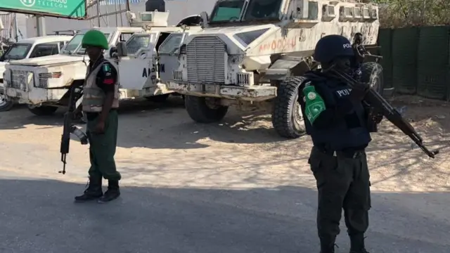 Ciidammada AMISOM oo banaanka ka taagnaa xarunta golaha shacabka