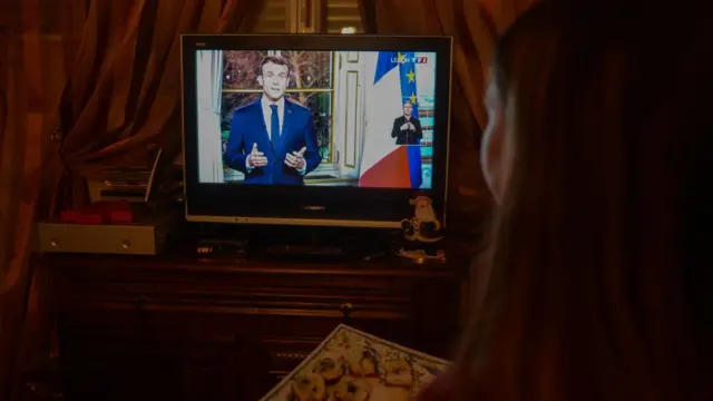 Emanuel Makron, Nova 2019. godina, obraćanje na televiziji