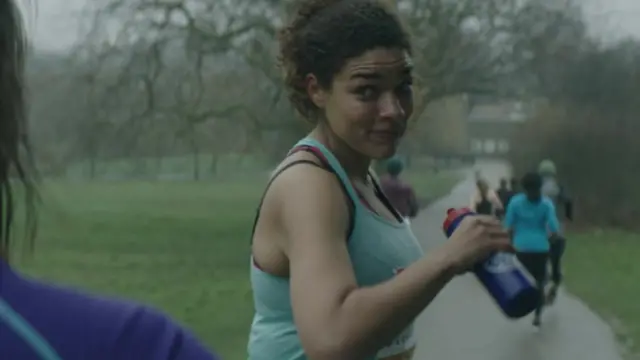 Женщина из киноролика