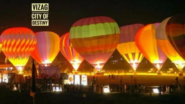 వెలిగిపోతున్న బెలున్లు