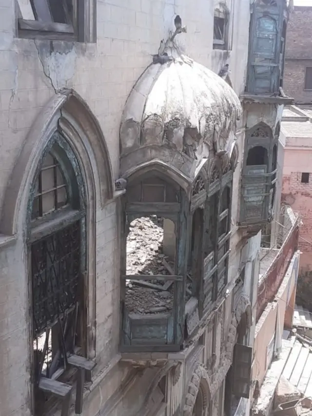 ਕਹਿੰਦੇ ਨੇ ਕਿ ਇਸ ਹਵੇਲੀ ਨੂੰ 1968 'ਚ ਚਾਰਸੱਦਾ ਦੇ ਇੱਕ ਵਿਅਕਤੀ ਨੇ ਪਹਿਲੀ ਵਾਰ ਖ੍ਰੀਦਿਆ ਸੀ