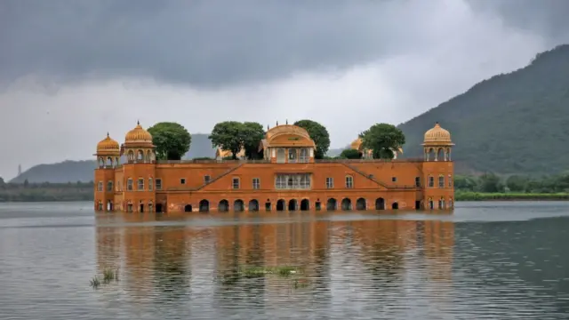 జైపుర్ జల్‌మహల్