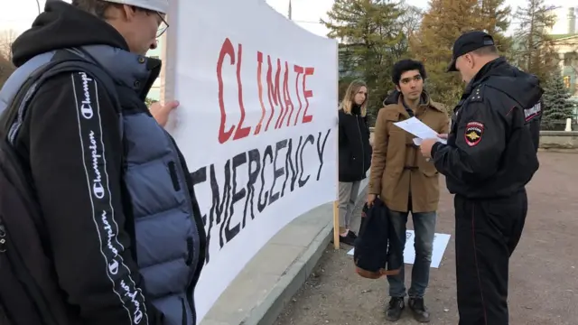 Аршак Макичян на пикете, на котором его задержали
