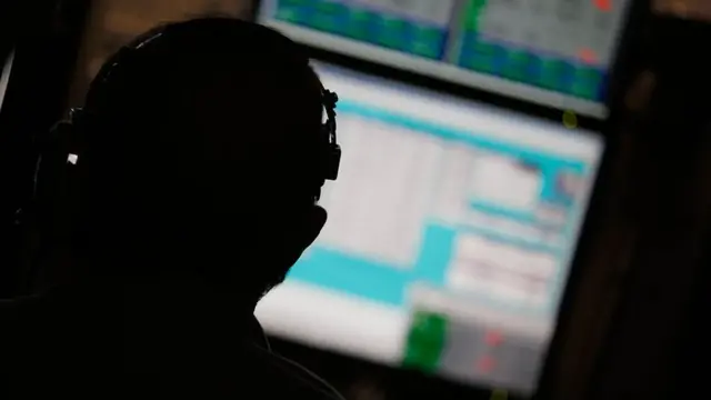 Один из операторов БПЛА за работой