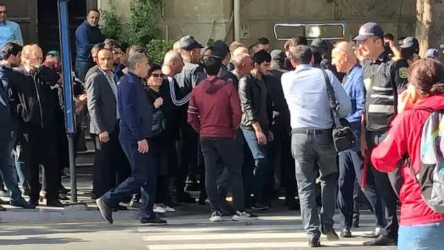 Piketə toplaşanlar