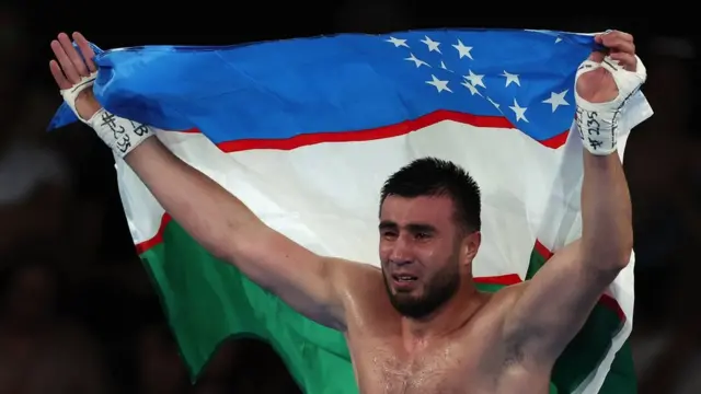 Rus pornosi opa oz sevgilisi bilan jinsiy aloqada bolganini kordi