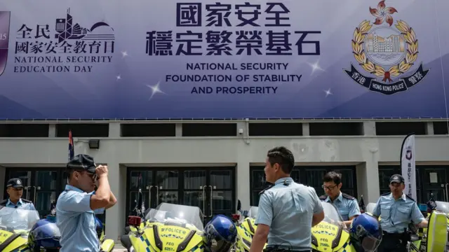 香港警察學院在中國全民國家安全教育日對外開放期間懸掛大型橫幅宣揚維護中國國家安全(15/4/2023)