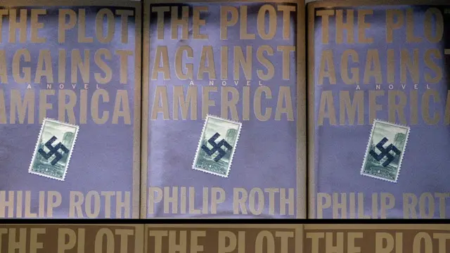 یکی دیگر از رمان‌های پرفروش دوران ترامپ، "توطئه علیه آمریکا" نوشته فیلیپ راث، نویسنده بزرگ آمریکایی بود