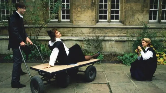 Випускники Оксфордського університету в день церемонії вручення дипломів. 1998 рік