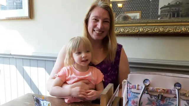 Belinda Mould na binti yake