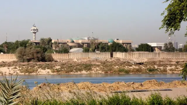 در این حمله سه پهپاد استفاده شده بود که از نزدیکی پل رودخانه دجله بلند شده بودند اما در نهایت دو پهپاد رهگیری شدند