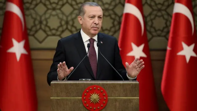 رجب طیب اردوغان:‌ "چه ضرورتی دارد که بگذاریم ارزش پول های خارجی بیشتر باشد؟"