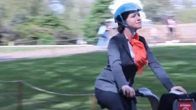 纸制自行车头盔