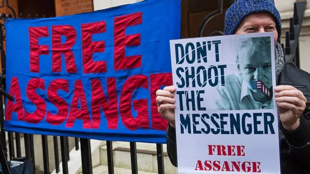 جولین اسانج