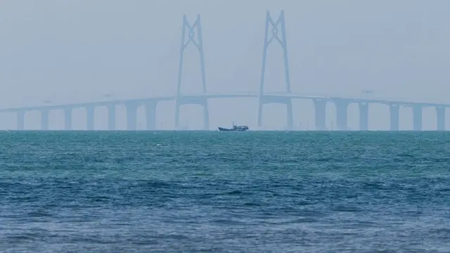 உலகின் நீளமான கடல் பாலம்