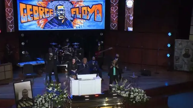 ستایش از جورج فلوید در مراسم یادبود