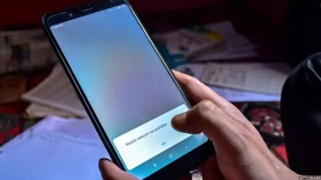 ਭਾਰਤ ਸ਼ਾਸਿਤ ਕਸ਼ਮੀਰ ਤੋਂ ਵਿਸ਼ੇਸ਼ ਸੂਬਾ ਦਾ ਦਰਜਾ ਖ਼ਤਮ ਕਰਨ ਤੋਂ ਬਾਅਦ ਕਰੀਬ 100 ਦਿਨ ਤੱਕ ਉੱਥੇ ਇੰਟਰਨੈੱਟ ਸੇਵਾ ਠੱਪ ਰਹੀ