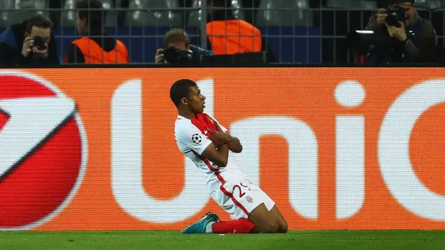 কিলিয়ান এমবাপে- নতুন ফরাসী সেনসেশন।