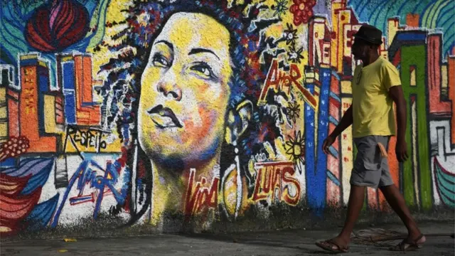 Grafitedicas de aposta futebol para hojehomenagem a Marielle Franco