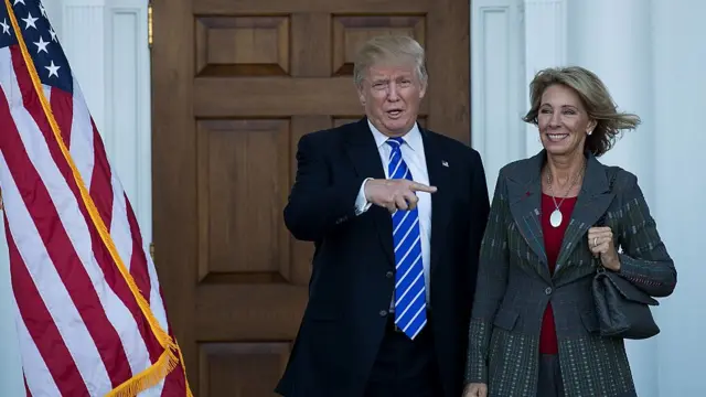 Trump y Betsy DeVos