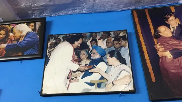 विभिन्न हस्तियों के साथ तस्वीरों में छन्नूलाल मिश्र