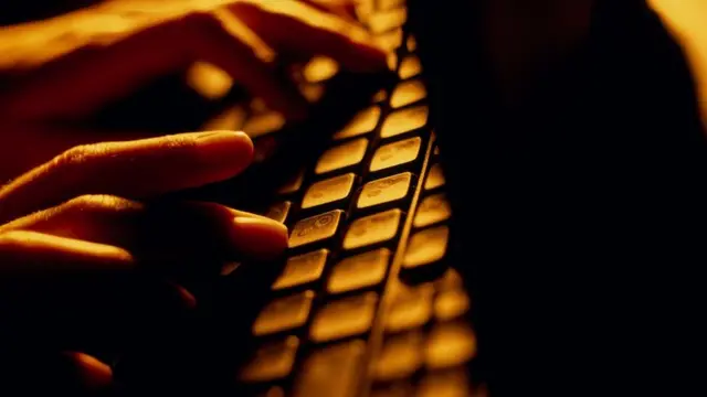 پژوهشگران دریافتند که بافت فعالیت مغز افراد "معتاد" به تماشای پورن مشابه فعالیت مغزی افراد معتاد به مواد مخدر در زمانی است که مواد مورد نظر شان به آنها نشان داده شود