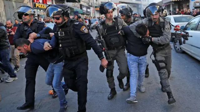 Затримання протестувальників