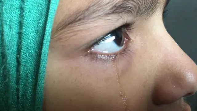 हिंसा प्रभावित बच्चे - 'हमारी किताबें जला दीं, अब हम कैसे पढ़ेंगे?'