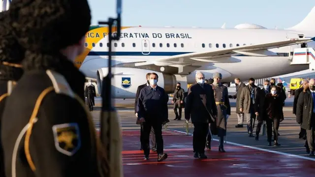 Bolsonaro desembarca em Moscou