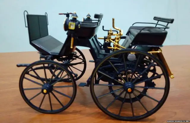 दुनिया की पहली चार पहिया गाड़ी.