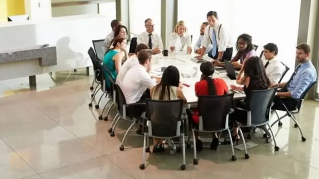 ऑफिस मीटिंग