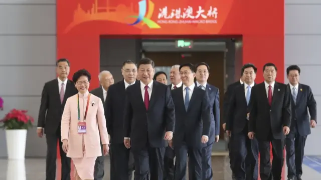 習近平出席港珠澳大橋開通儀式