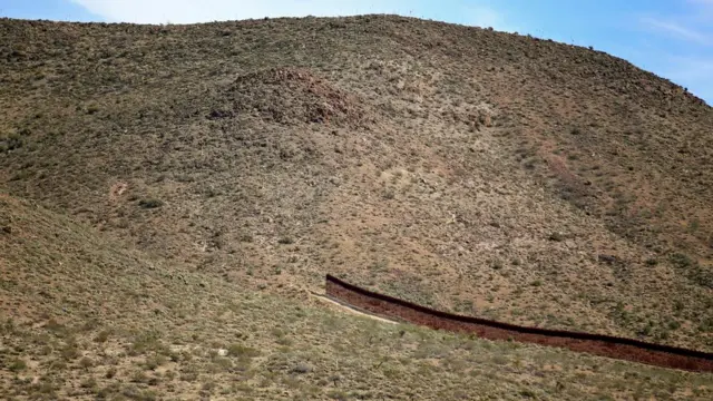 Kaliforniya'daki çitler bir noktada sona eriyor