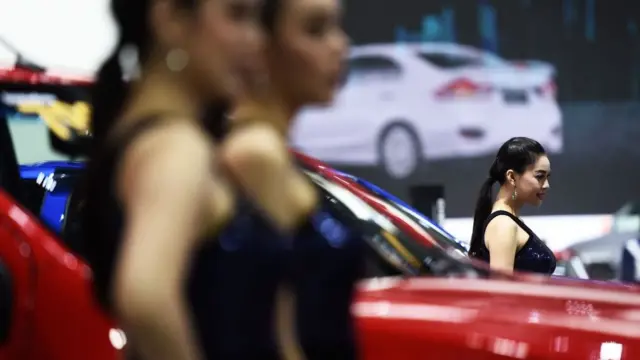 พริตตี้ในงานมอเตอร์โชว์