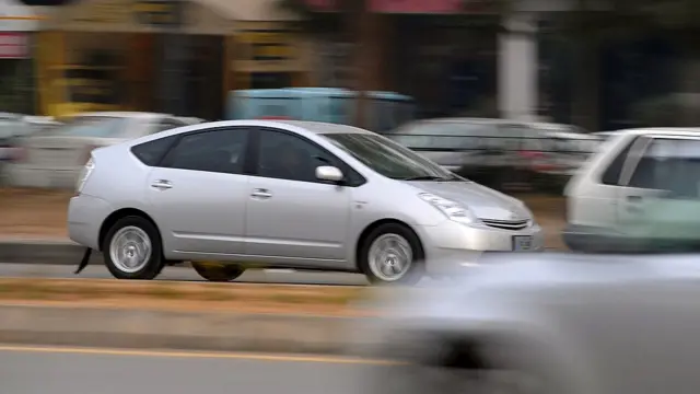 پیٹرول، کار، پاکستان