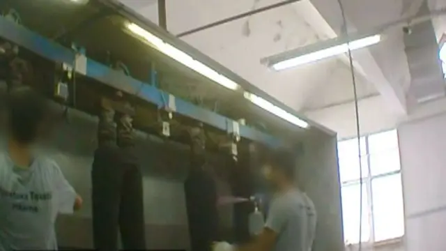 Türkiye'deki tekstil atölyelerinde çalışan çocuk işçiler.