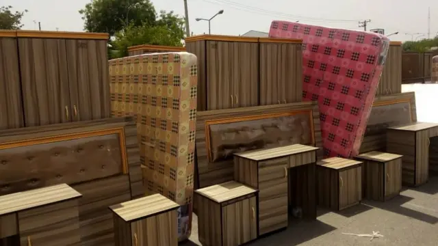 Katifu da gadaje na zawarawan da aka aurar