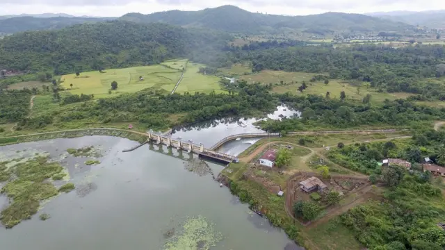 အခြားစီမံ ကိန်းတွေဟာလည်း တစ်ရက် ကို ၂နာ ရီ က နေ၄ နာရီ ခန့် သာထုတ်လုပ်နိုင်မူရှိတယ်