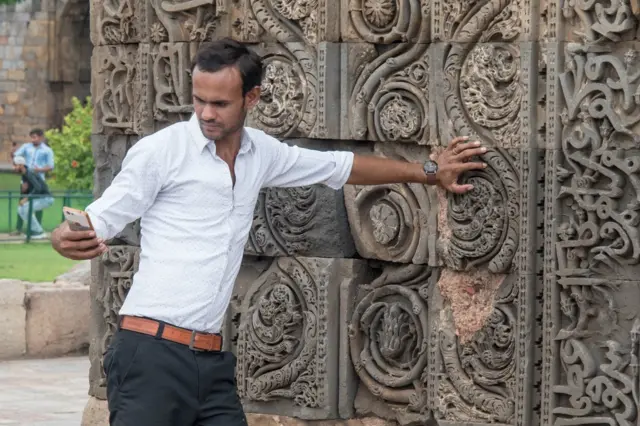 คนอินเดียถ่ายรูปเซลฟี