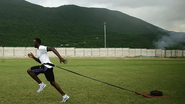 2006 ஆம் ஆண்டு அக்டோபர் 18 ஆம் தேதி வெஸ்ட் இன்டிஸ் பல்கலைக்கழகத்தில் ஓட்டப்பயிற்சியில்