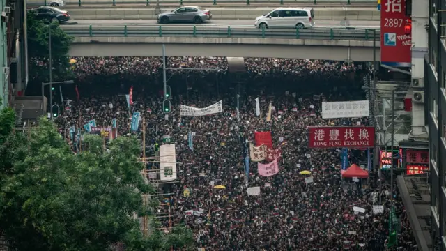 हाँगकाँगमध्ये सरकारविरोधी निदर्शने