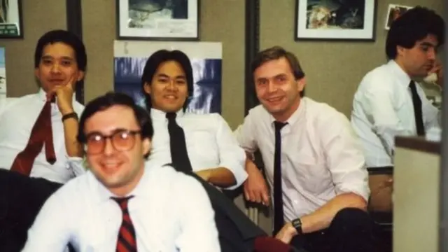 แจ็ค บาร์สกี้ กับเพื่อนร่วมงาน